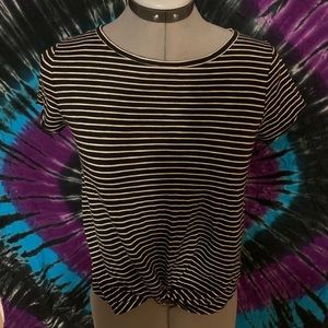 SMALL(14) Cropped Black and White shirt from Authentic American Heritage